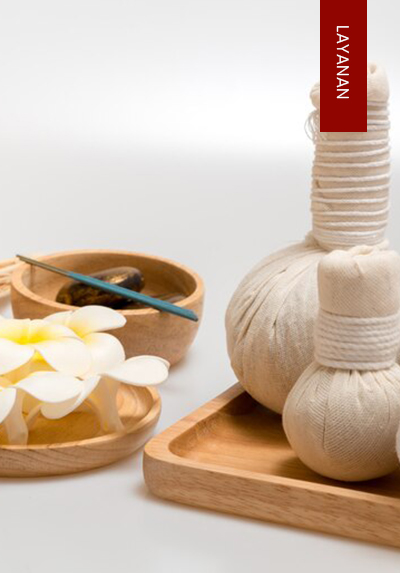 Metode massage khas Thailand yang menggabungkan teknik tekanan dan peregangan untuk meningkatkan fleksibilitas serta memperlancar aliran energi dalam tubuh. Massage ini sangat cocok bagi mereka yang ingin meningkatkan mobilitas tubuh.